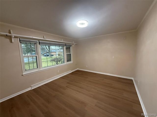 50 Shadyside Court, Saginaw, MI 48638