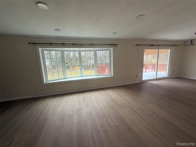 50 Shadyside Court, Saginaw, MI 48638