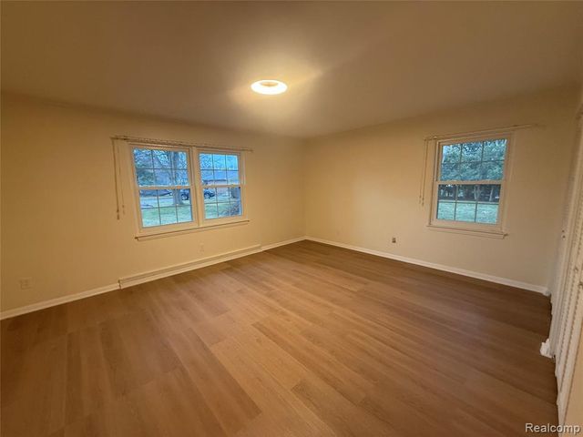 50 Shadyside Court, Saginaw, MI 48638