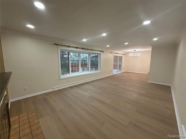 50 Shadyside Court, Saginaw, MI 48638