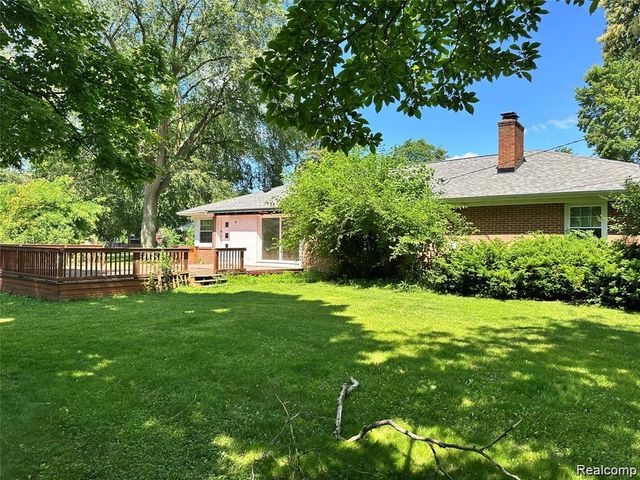 50 Shadyside Court, Saginaw, MI 48638