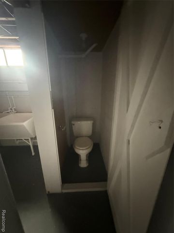 50 Shadyside Court, Saginaw, MI 48638