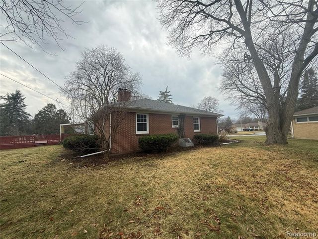 50 Shadyside Court, Saginaw, MI 48638