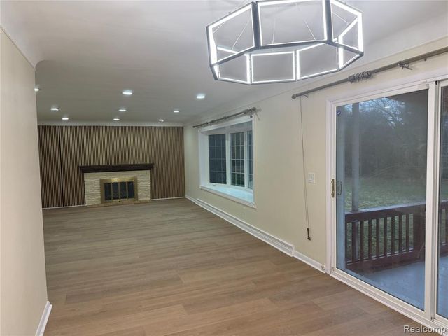 50 Shadyside Court, Saginaw, MI 48638