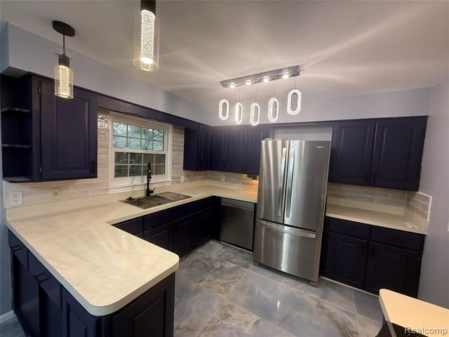 50 Shadyside Court, Saginaw, MI 48638