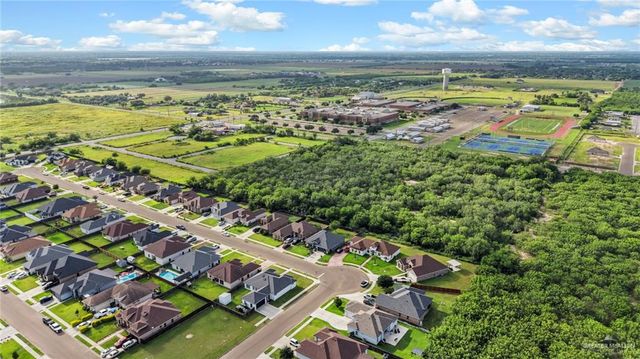 1210 Kestrel Drive, Edinburg, TX 78542