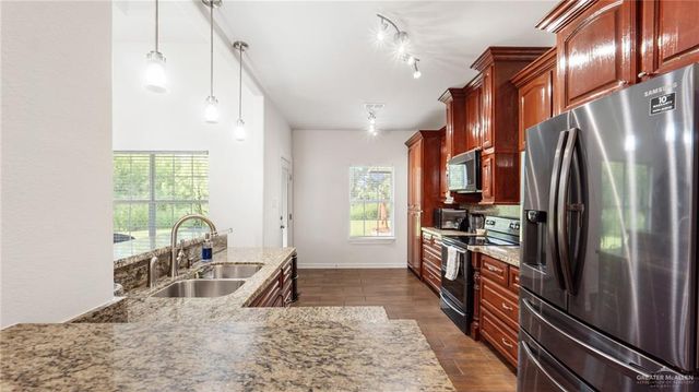 1210 Kestrel Drive, Edinburg, TX 78542