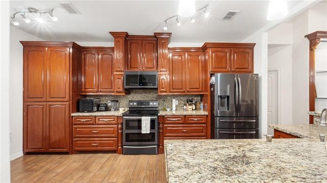 1210 Kestrel Drive, Edinburg, TX 78542