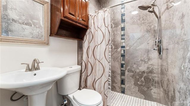 1210 Kestrel Drive, Edinburg, TX 78542