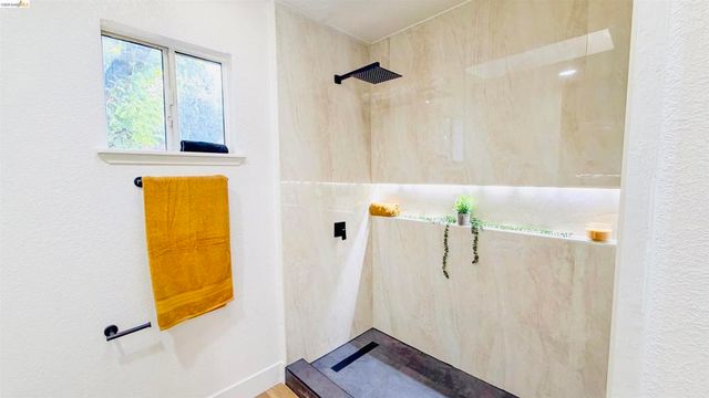 352 Terri Dr, Atwater, CA 95301