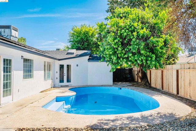 352 Terri Dr, Atwater, CA 95301