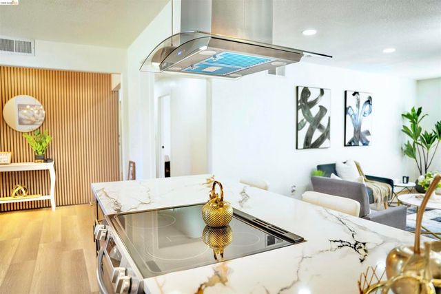 352 Terri Dr, Atwater, CA 95301