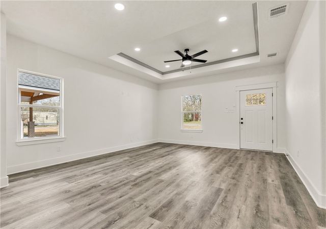 207 Lock Lane, Bryan, TX 77803