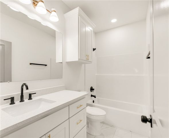 207 Lock Lane, Bryan, TX 77803