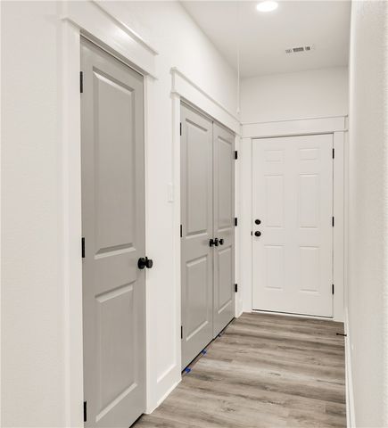 207 Lock Lane, Bryan, TX 77803