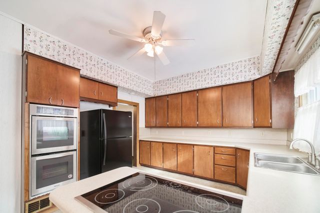 177 8th Street, Manistee, MI 49660