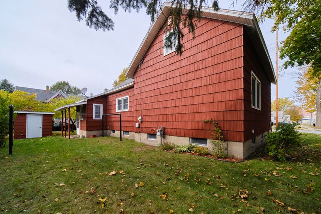 177 8th Street, Manistee, MI 49660