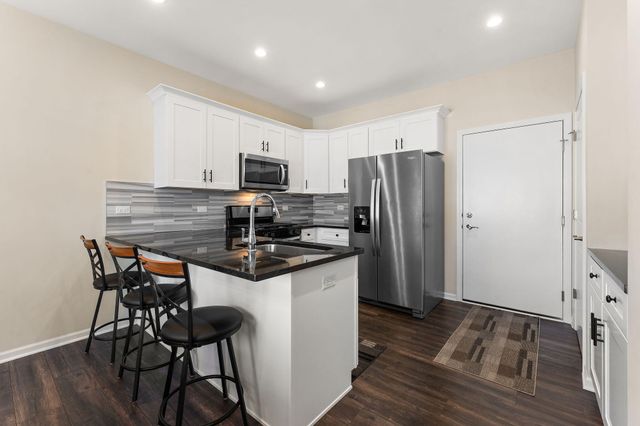 5547 Victoria Place, Crown Point, IN 46307