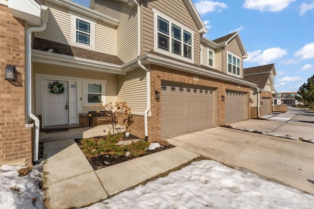 5547 Victoria Place, Crown Point, IN 46307