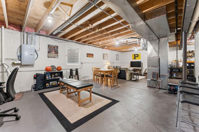 5547 Victoria Place, Crown Point, IN 46307