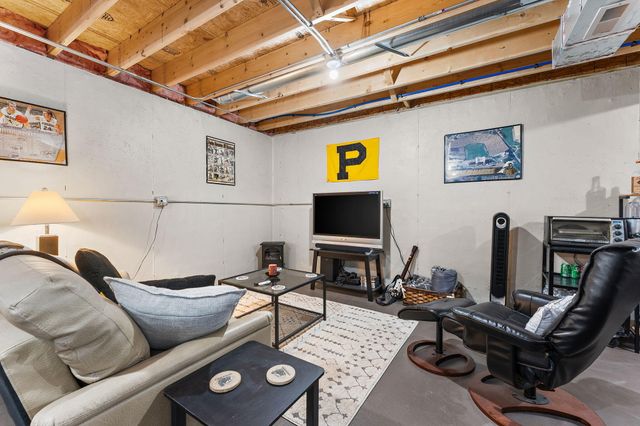 5547 Victoria Place, Crown Point, IN 46307