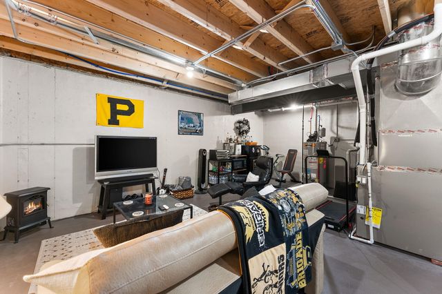 5547 Victoria Place, Crown Point, IN 46307