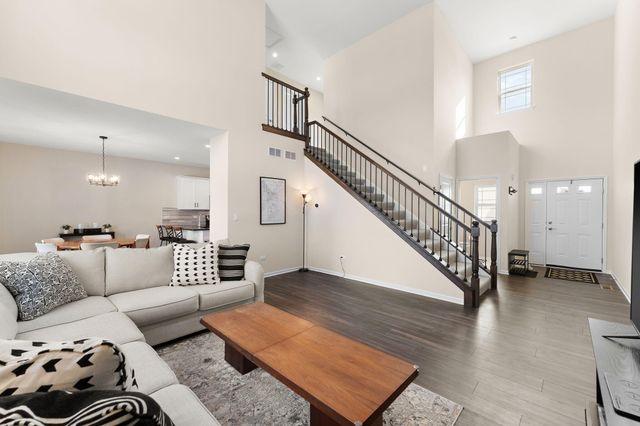 5547 Victoria Place, Crown Point, IN 46307