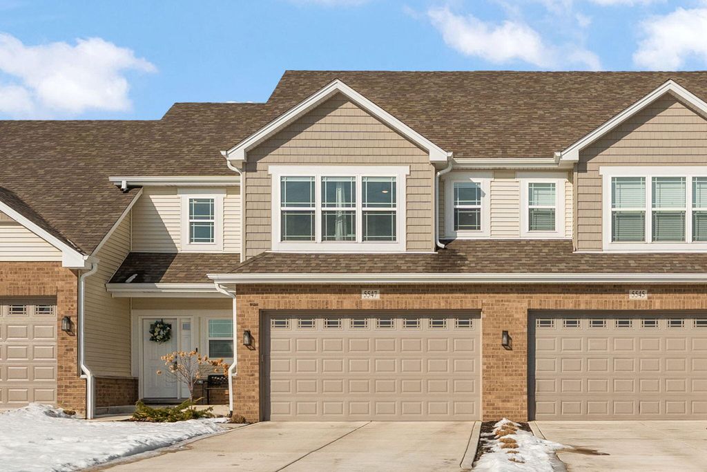 5547 Victoria Place, Crown Point, IN 46307