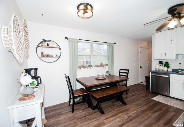 563 W PRICE Street, Eldridge, IA 52748