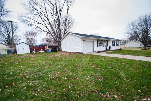 563 W PRICE Street, Eldridge, IA 52748