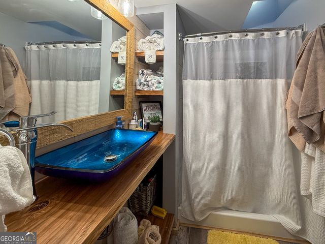 988 Mountain Shadows Drive, Cleveland, GA 30528