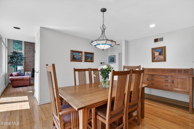 876 Heather Lane, Niskayuna, NY 12309
