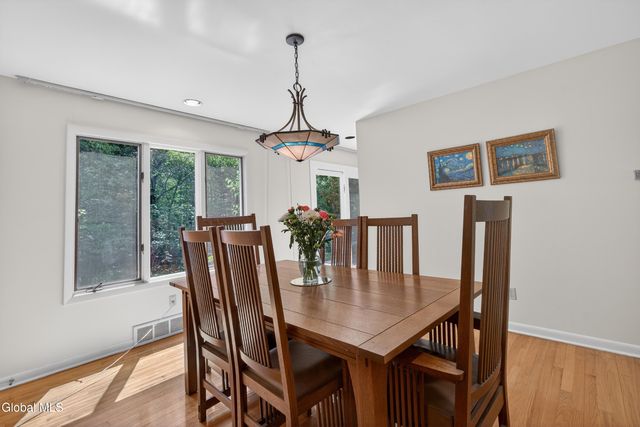 876 Heather Lane, Niskayuna, NY 12309
