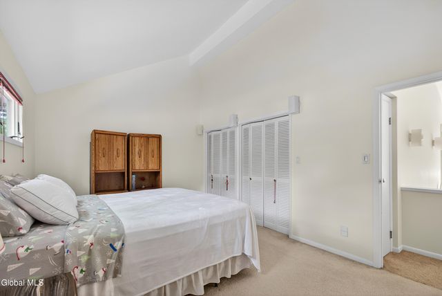 876 Heather Lane, Niskayuna, NY 12309