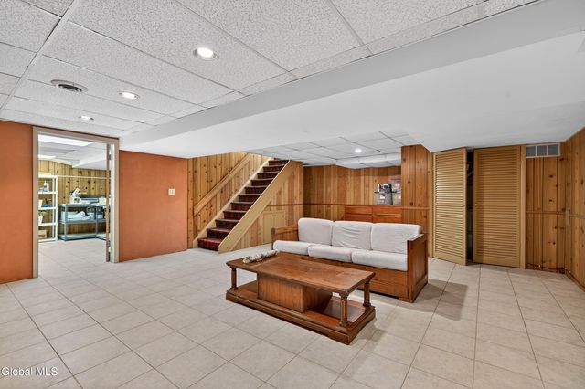 876 Heather Lane, Niskayuna, NY 12309