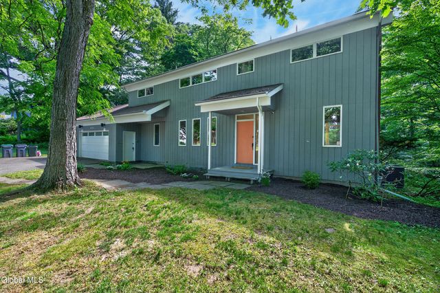 876 Heather Lane, Niskayuna, NY 12309