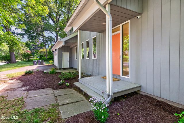 876 Heather Lane, Niskayuna, NY 12309