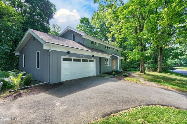 876 Heather Lane, Niskayuna, NY 12309