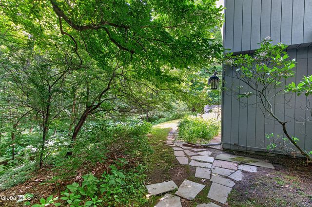 876 Heather Lane, Niskayuna, NY 12309