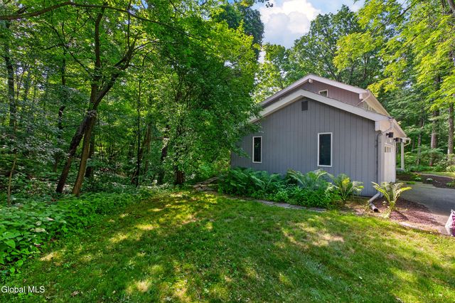 876 Heather Lane, Niskayuna, NY 12309