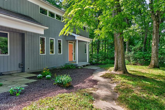 876 Heather Lane, Niskayuna, NY 12309