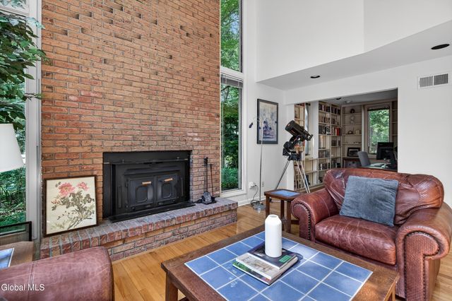 876 Heather Lane, Niskayuna, NY 12309