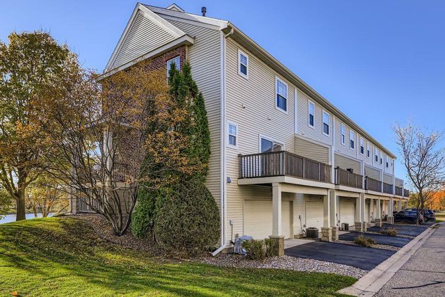 11305 Fergus Street NE F, Blaine, MN 55449