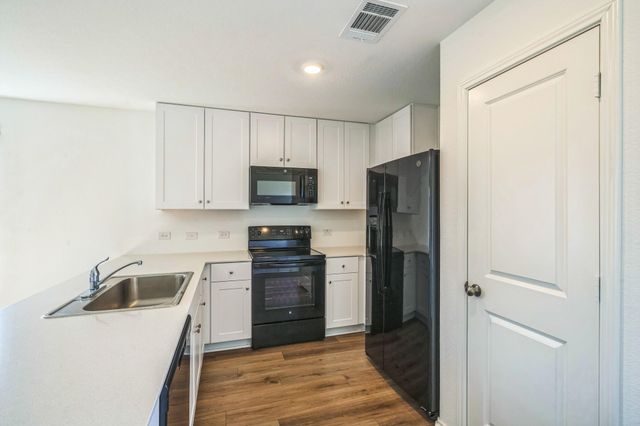 505 Sergeant Murphy RD, Jarrell, TX 76537