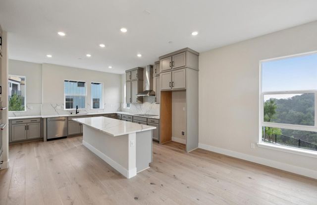 2322 Red Oak Court, San Mateo, CA 94403