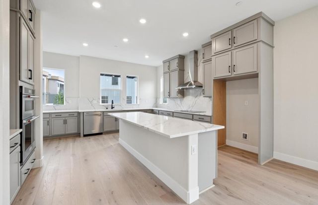 2322 Red Oak Court, San Mateo, CA 94403