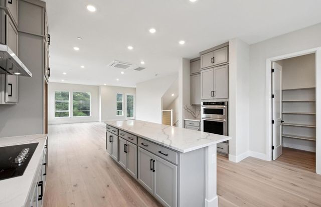 2322 Red Oak Court, San Mateo, CA 94403