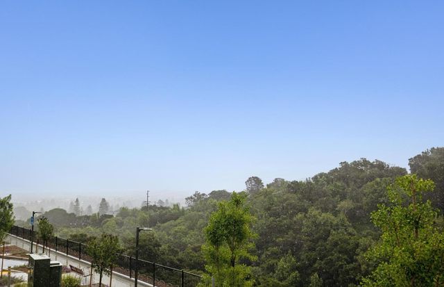 2322 Red Oak Court, San Mateo, CA 94403