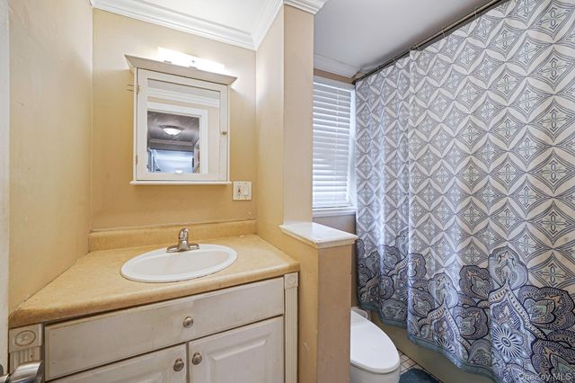 20 Kirby Lane, Lake Ronkonkoma, NY 11779