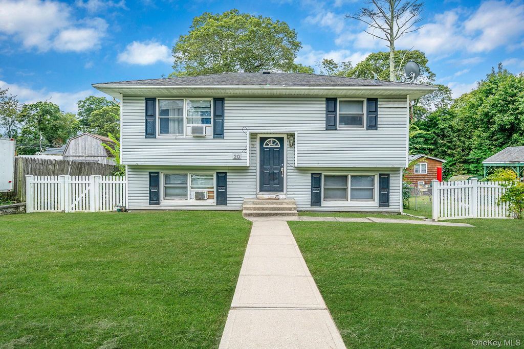 20 Kirby Lane, Lake Ronkonkoma, NY 11779
